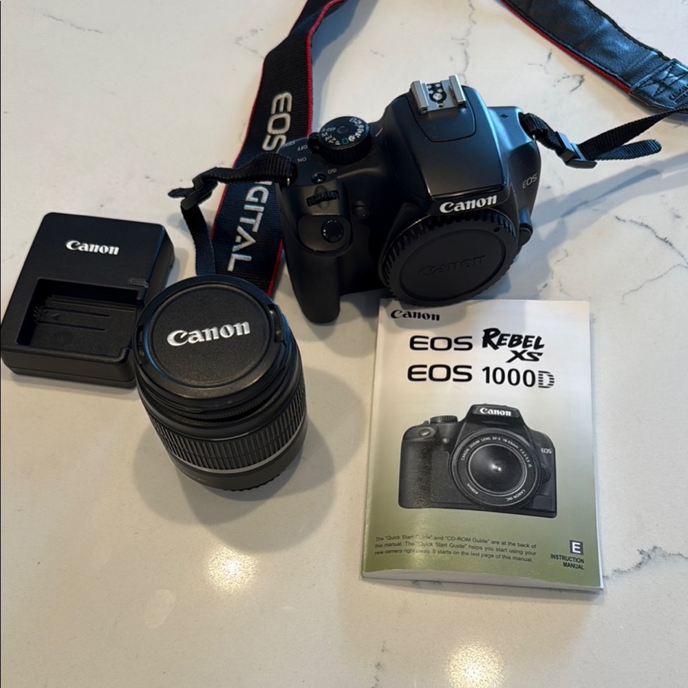 Canon EOS Rebel XS 1000D Black Camera Set